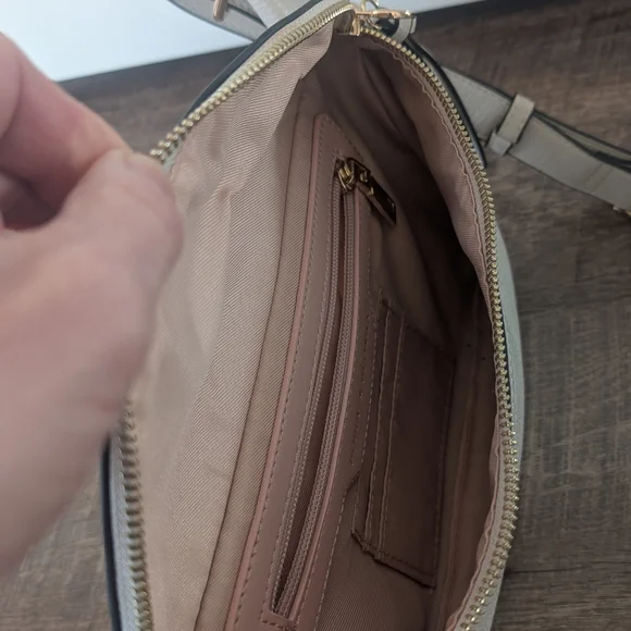 Sidekick-Poppy & Peonies Gray Crossbody Bag - Picture 8 of 8